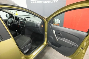 Хэтчбек Renault Sandero 2016 года, 950000 рублей, Курск