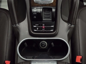 Внедорожник Porsche Cayenne 2011 года, 2499000 рублей, Красноярск