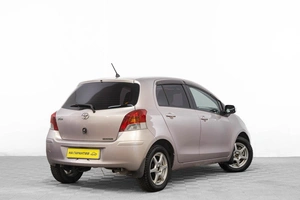 Хетчбэк Toyota Vitz 2010 года, 649000 рублей, Барнаул