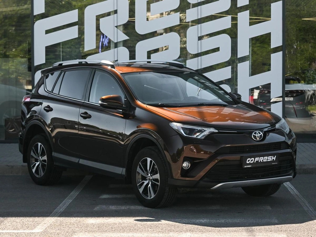 Внедорожник Toyota RAV4 2017 года, 2349000 рублей, Волгоград