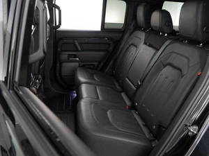 Внедорожник Land Rover Defender 2021 года, 6825444 рублей, Москва