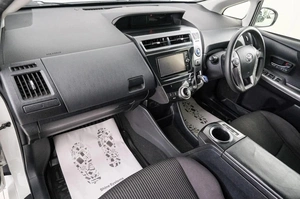 Универсал Toyota Prius Alpha 2016 года, 1549000 рублей, Красноярск