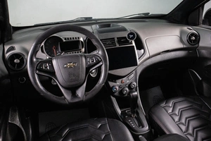 Хетчбэк Chevrolet Aveo 2014 года, 630000 рублей, Сургут