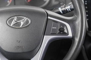 Седан Hyundai Solaris 2011 года, 749000 рублей, Кемерово