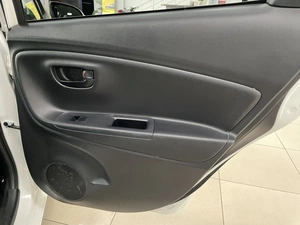 Хетчбэк Toyota Vitz 2017 года, 997000 рублей, Солонцы