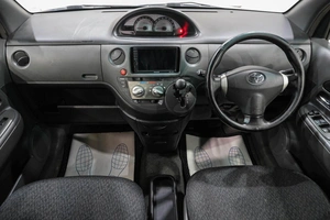 Минивэн Toyota Sienta 2012 года, 859000 рублей, Новокузнецк