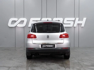 Внедорожник Volkswagen Tiguan 2011 года, 1060000 рублей, Воронеж