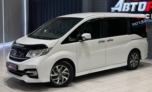 Минивэн Honda Stepwgn 2016 года, 1840000 рублей, Красноярск