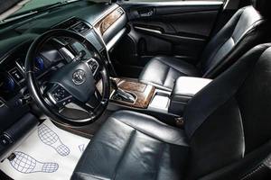 Седан Toyota Camry 2017 года, 2729000 рублей, Сургут