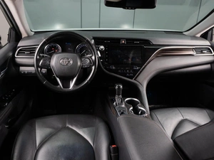 Седан Toyota Camry 2018 года, 2679000 рублей, Тюмень