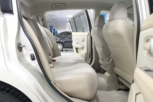 Седан Nissan Tiida 2006 года, 598000 рублей, Солонцы