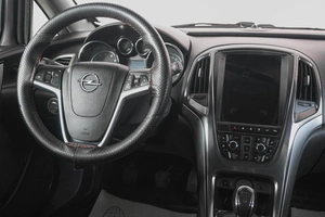 Хетчбэк Opel Astra 2011 года, 819000 рублей, Кемерово
