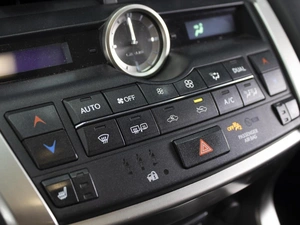 Внедорожник Lexus NX 2015 года, 2779000 рублей, Омск