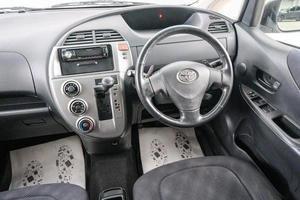Хетчбэк Toyota Ractis 2006 года, 629000 рублей, Красноярск