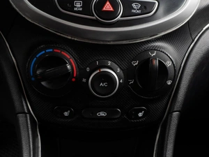 Седан Hyundai Solaris 2013 года, 819000 рублей, Тюмень