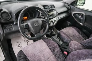 Внедорожник Toyota RAV4 2011 года, 1449000 рублей, Красноярск
