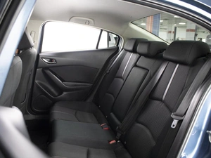 Седан Mazda 3 2018 года, 1495000 рублей, Омск