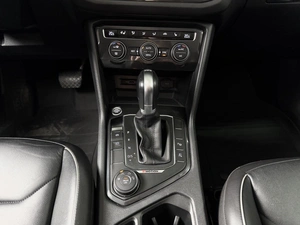 Внедорожник Volkswagen Tiguan 2018 года, 2990000 рублей, Нижневартовск