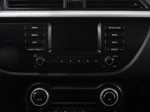 Хетчбэк Kia Rio X-Line 2018 года, 1450000 рублей, Омск