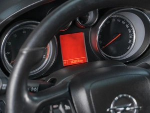 Седан Opel Insignia 2012 года, 999000 рублей, Сургут