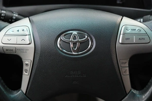 Седан Toyota Camry 2011 года, 1999000 рублей, Омск