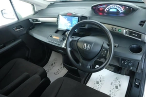 Минивэн Honda Freed 2012 года, 1149000 рублей, Омск