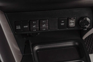 Внедорожник Toyota RAV4 2017 года, 2589000 рублей, Челябинск