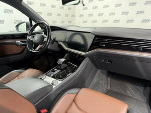 Внедорожник Volkswagen Touareg 2021 года, 6344000 рублей, Красноярск
