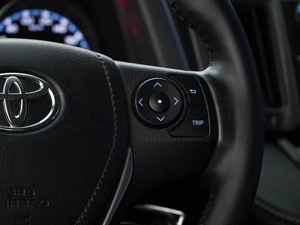 Внедорожник Toyota RAV4 2016 года, 2449077 рублей, Москва