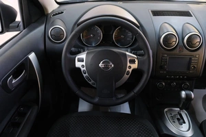 Внедорожник Nissan Qashqai 2009 года, 849000 рублей, Омск
