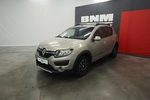 Хэтчбек Renault Sandero 2015 года, 860000 рублей, Курск