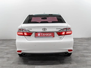 Седан Toyota Camry 2015 года, 2075000 рублей, Красноярск