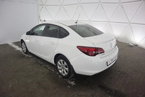 Седан Opel Astra 2013 года, 830000 рублей, Орёл