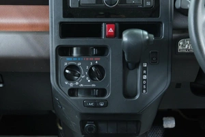 Хетчбэк Toyota Tank 2020 года, 1299000 рублей, Омск