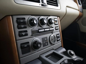 Внедорожник Land Rover Range Rover 2004 года, 1280000 рублей, Омск
