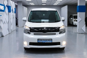 Минивэн Toyota Voxy 2008 года, 1198000 рублей, Солонцы