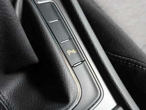 Хетчбэк Volkswagen Golf 2013 года, 1484000 рублей, Воронеж