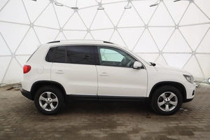 Внедорожник Volkswagen Tiguan 2011 года, 1250000 рублей, Обнинск