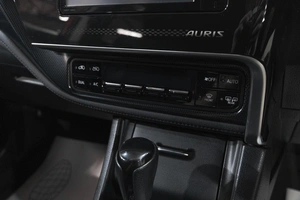 Хетчбэк Toyota Auris 2015 года, 1299000 рублей, Новокузнецк