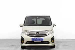 Минивэн Honda Stepwgn 2015 года, 1749000 рублей, Барнаул