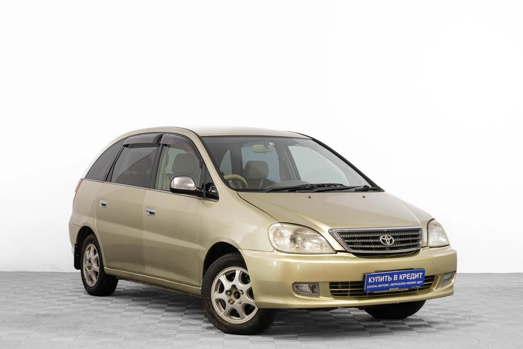 Минивэн Toyota Nadia 2001 года, 649000 рублей, Барнаул