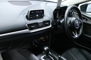 Седан Mazda Axela 2016 года, 1278000 рублей, Солонцы