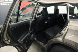 Внедорожник Toyota RAV4 2018 года, 2790000 рублей, Курск