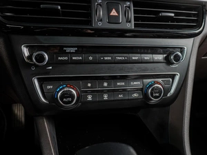 Седан Kia Optima 2019 года, 1999000 рублей, Воронеж