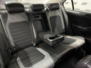 Седан Volkswagen Jetta 2013 года, 985000 рублей, Красноярск