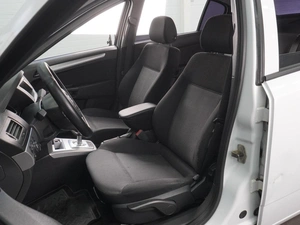 Седан Opel Astra 2010 года, 599000 рублей, Воронеж