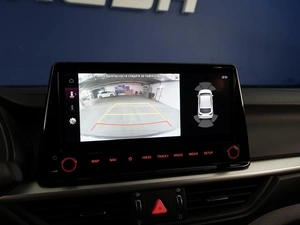 Хетчбэк Kia K3 2022 года, 2950077 рублей, Москва