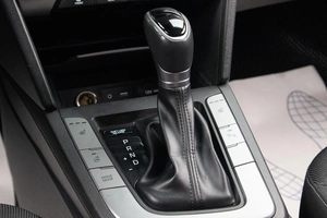 Седан Hyundai Elantra 2018 года, 1579000 рублей, Оренбург