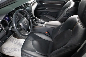 Седан Toyota Camry 2021 года, 3099000 рублей, Сургут