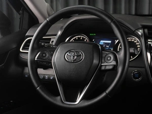 Седан Toyota Camry 2019 года, 3249000 рублей, Тюмень